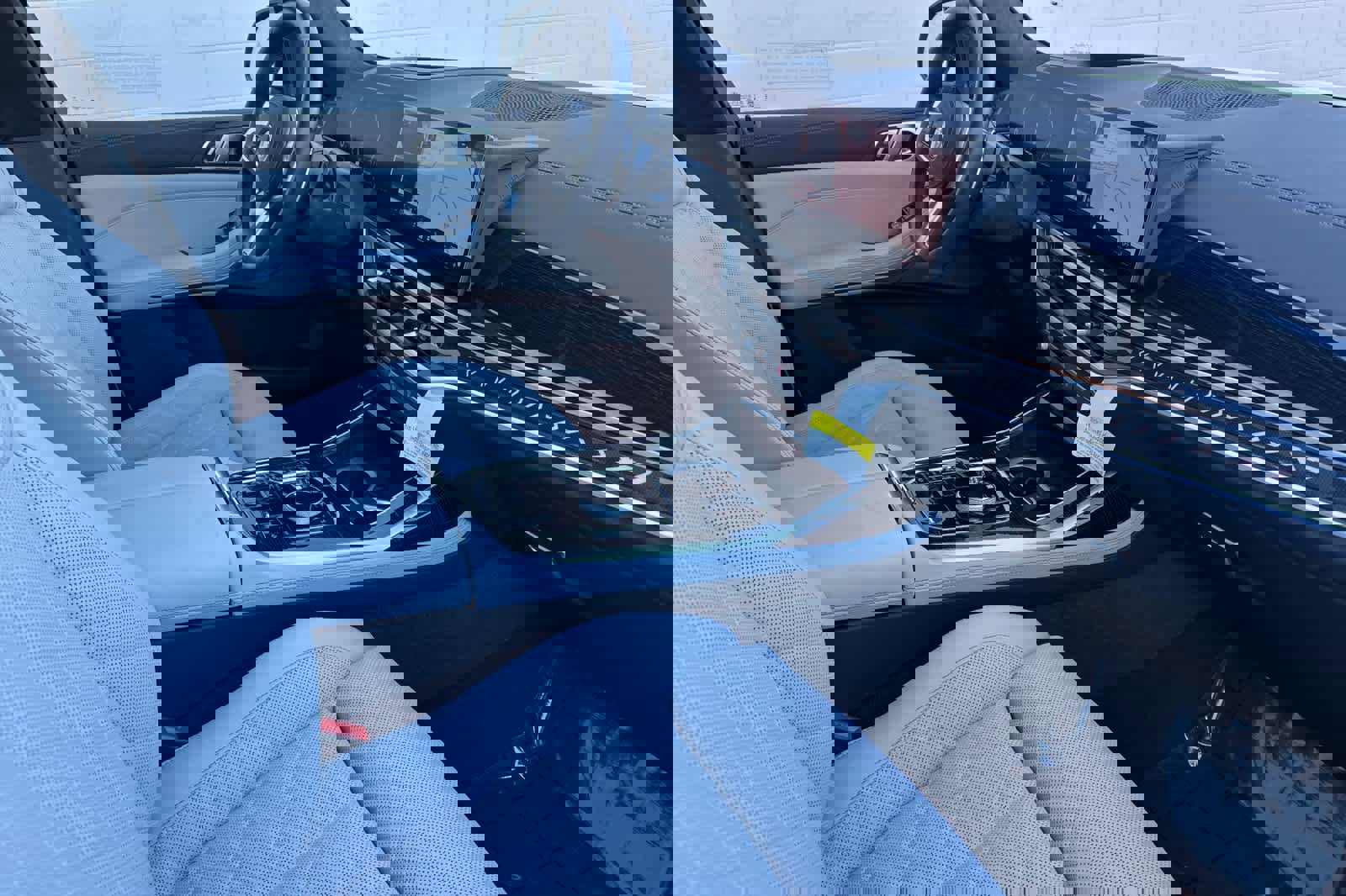 Used 2025 BMW X7 xDrive40i w/ Executive Package image 18