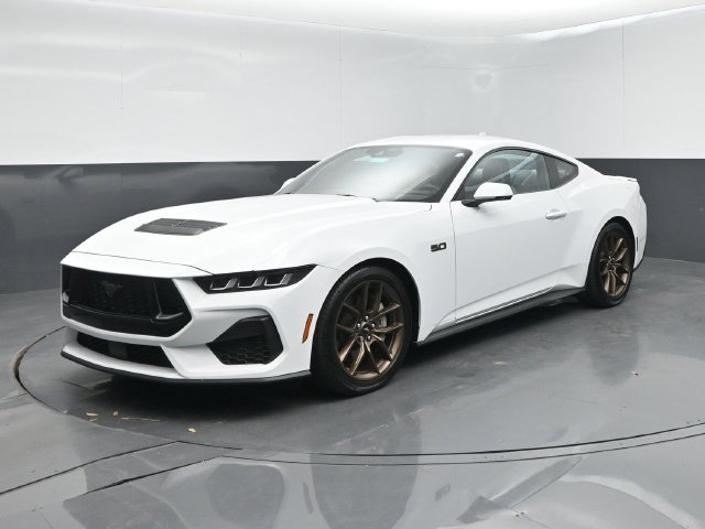 Used 2025 Ford Mustang GT Premium RWD image 4