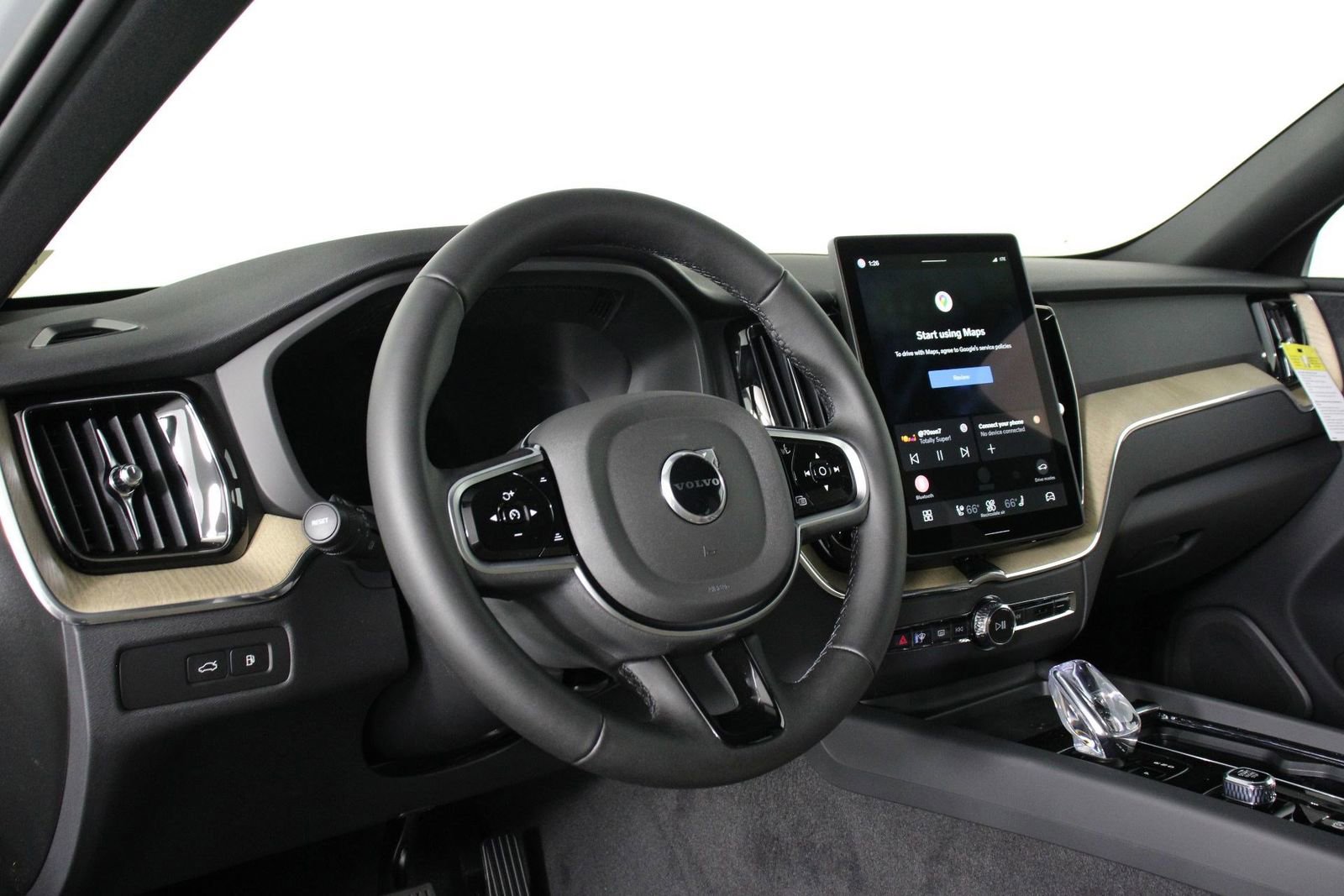 New 2026 Volvo XC60 T8 Plus w/ Protection Package Premier image 8