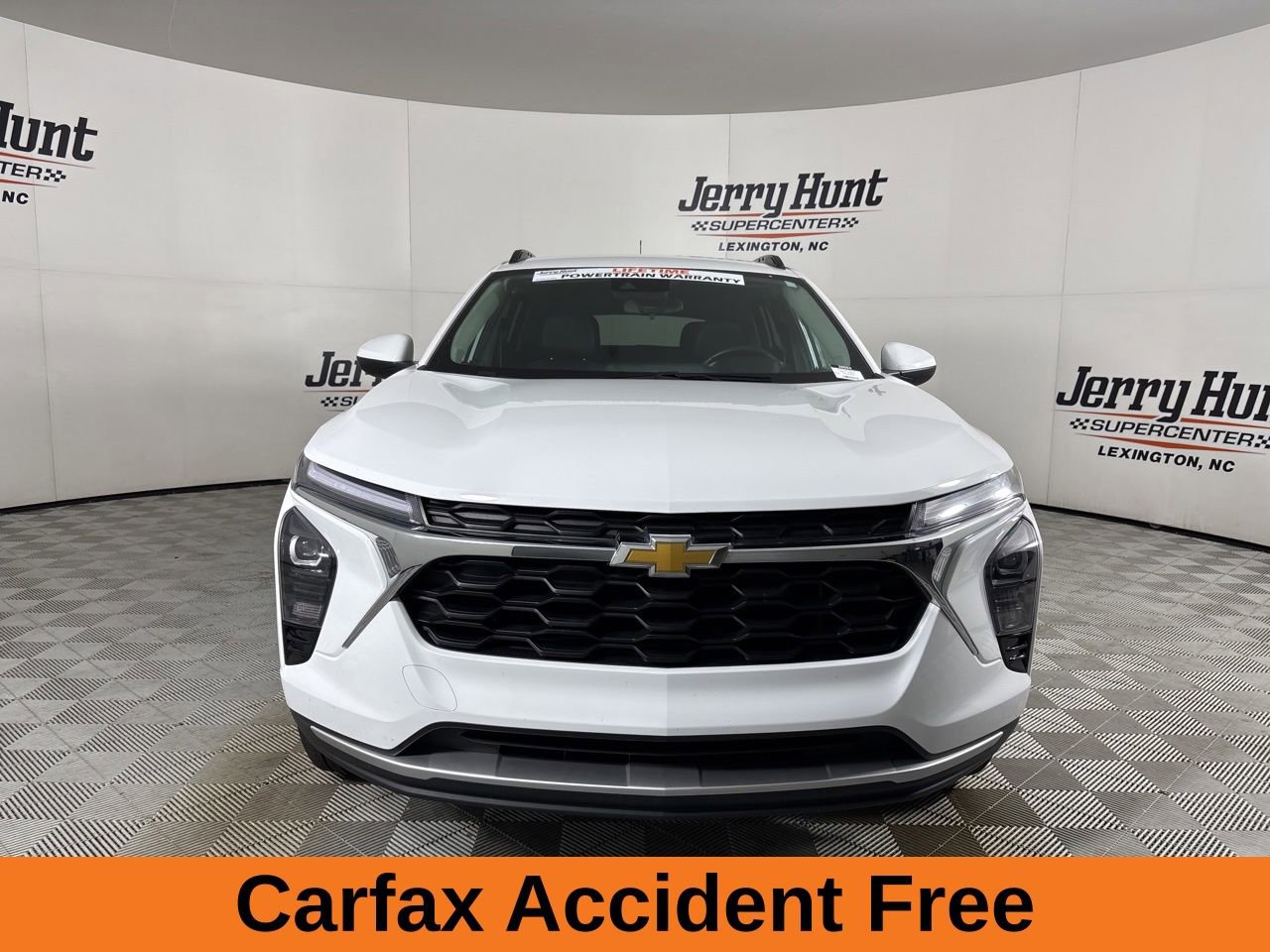 Used 2024 Chevrolet Trax LT w/ Driver Confidence Package FWD image 3