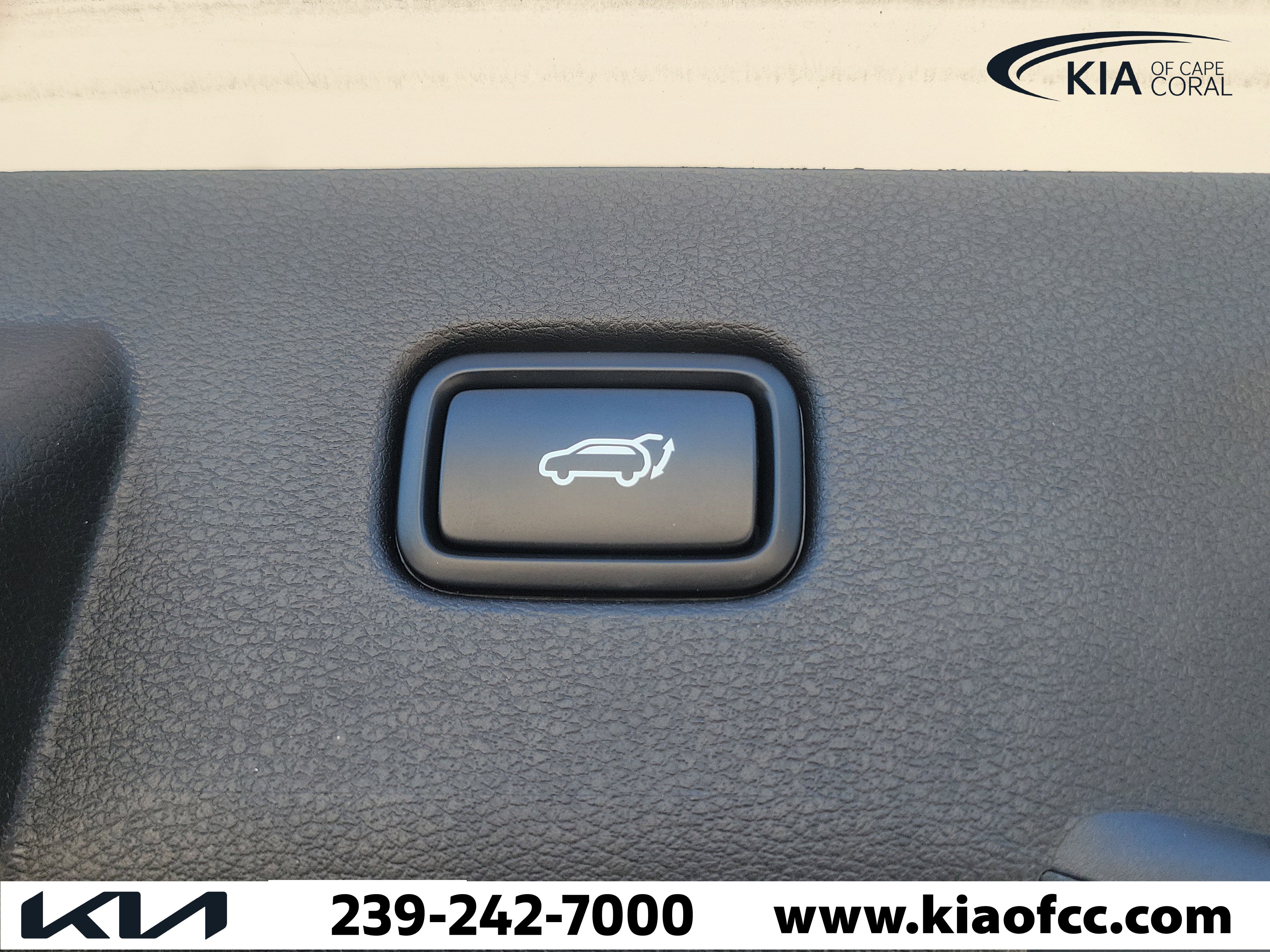 Certified 2023 Kia Sportage SX FWD image 9