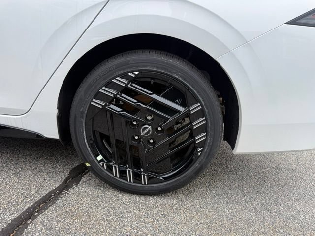 New 2026 Nissan Sentra SR w/ Floor Mat Package FWD image 14