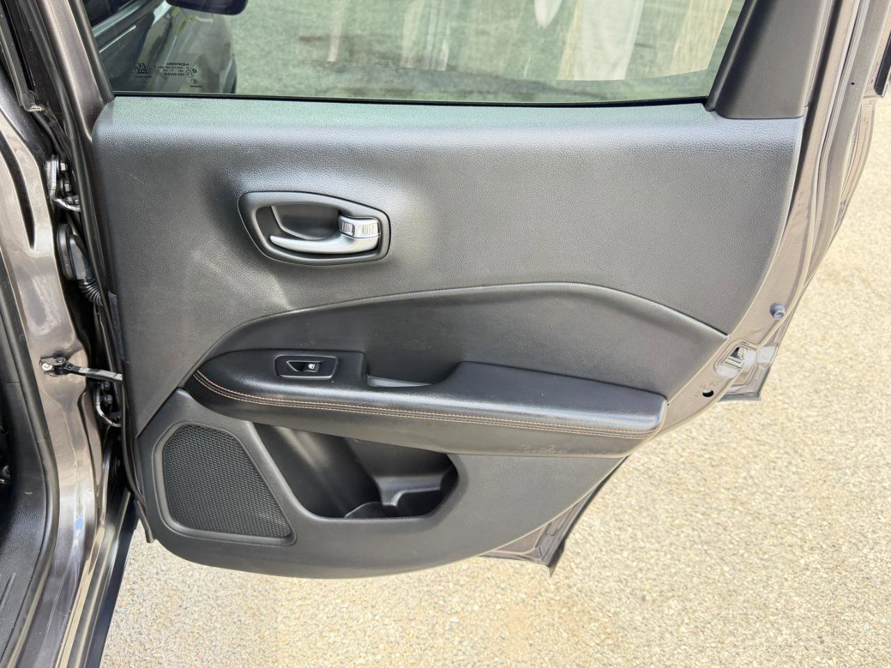 Used 2020 Jeep Compass Limited AWD/4WD image 38