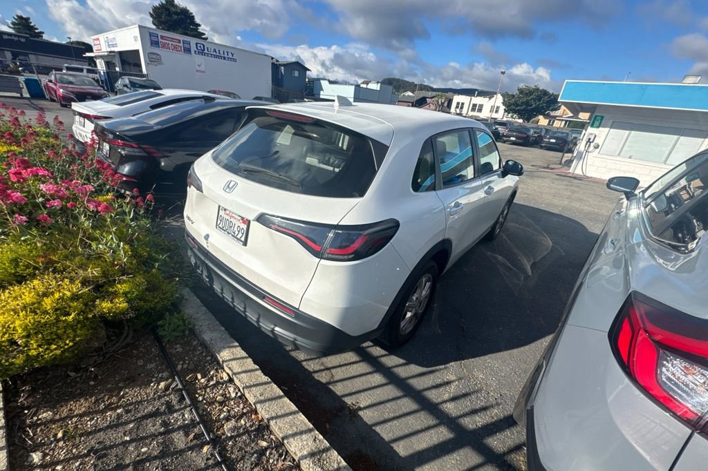 Used 2025 Honda HR-V LX image 5