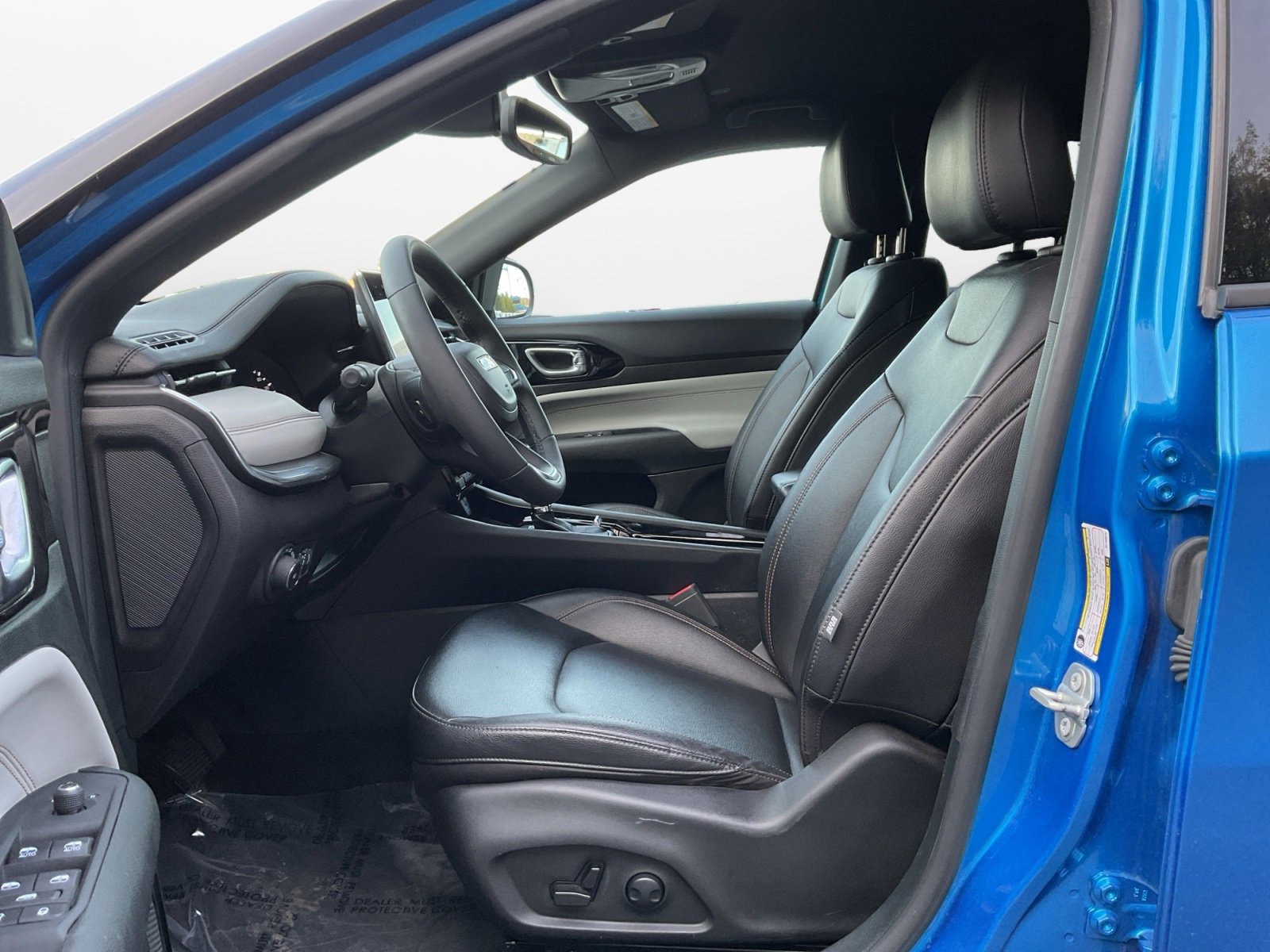 Used 2024 Jeep Compass Limited image 9