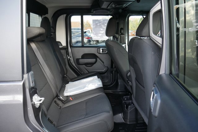 Used 2022 Jeep Gladiator Sport image 25