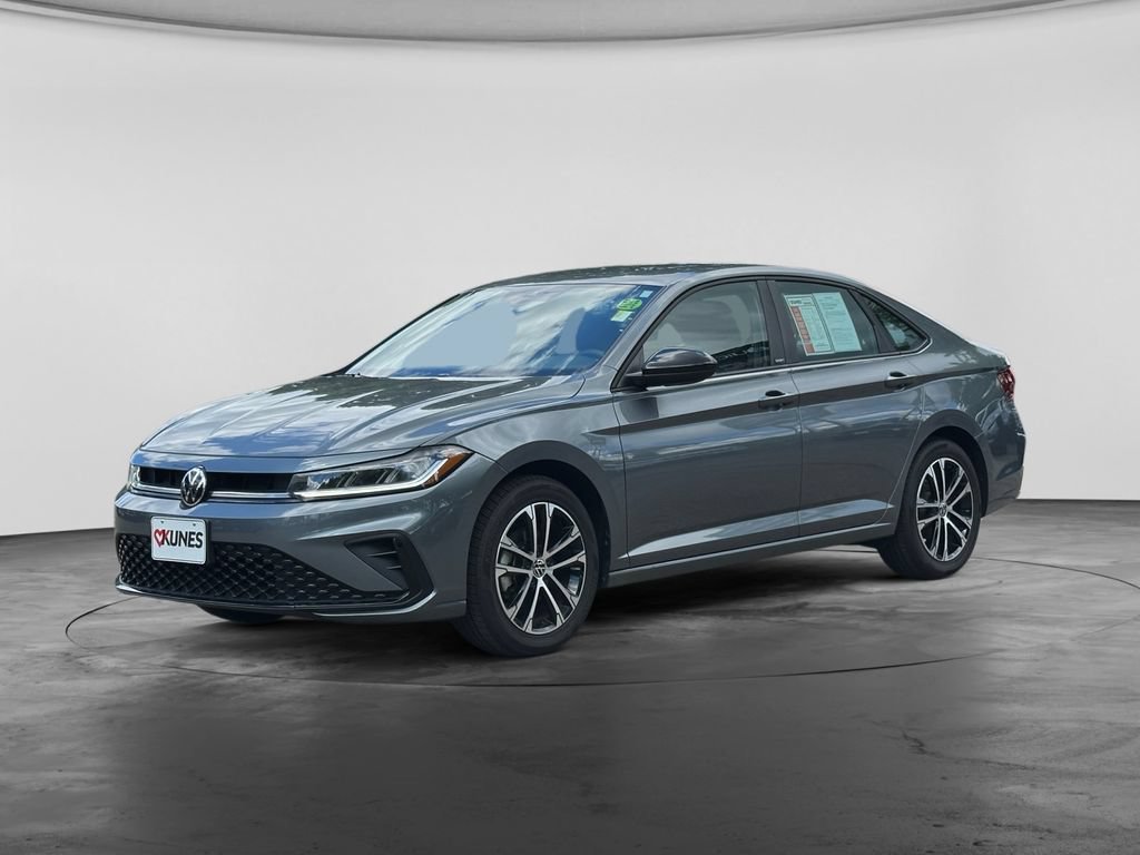 Used 2025 Volkswagen Jetta Sport FWD image 3