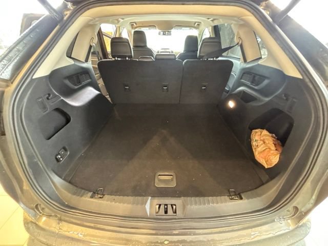 Used 2020 Ford Edge SEL w/ Convenience Package FWD image 16