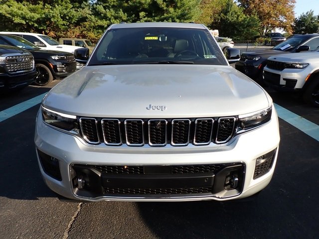 New 2025 Jeep Grand Cherokee Overland w/ Adv Protech Group III image 8