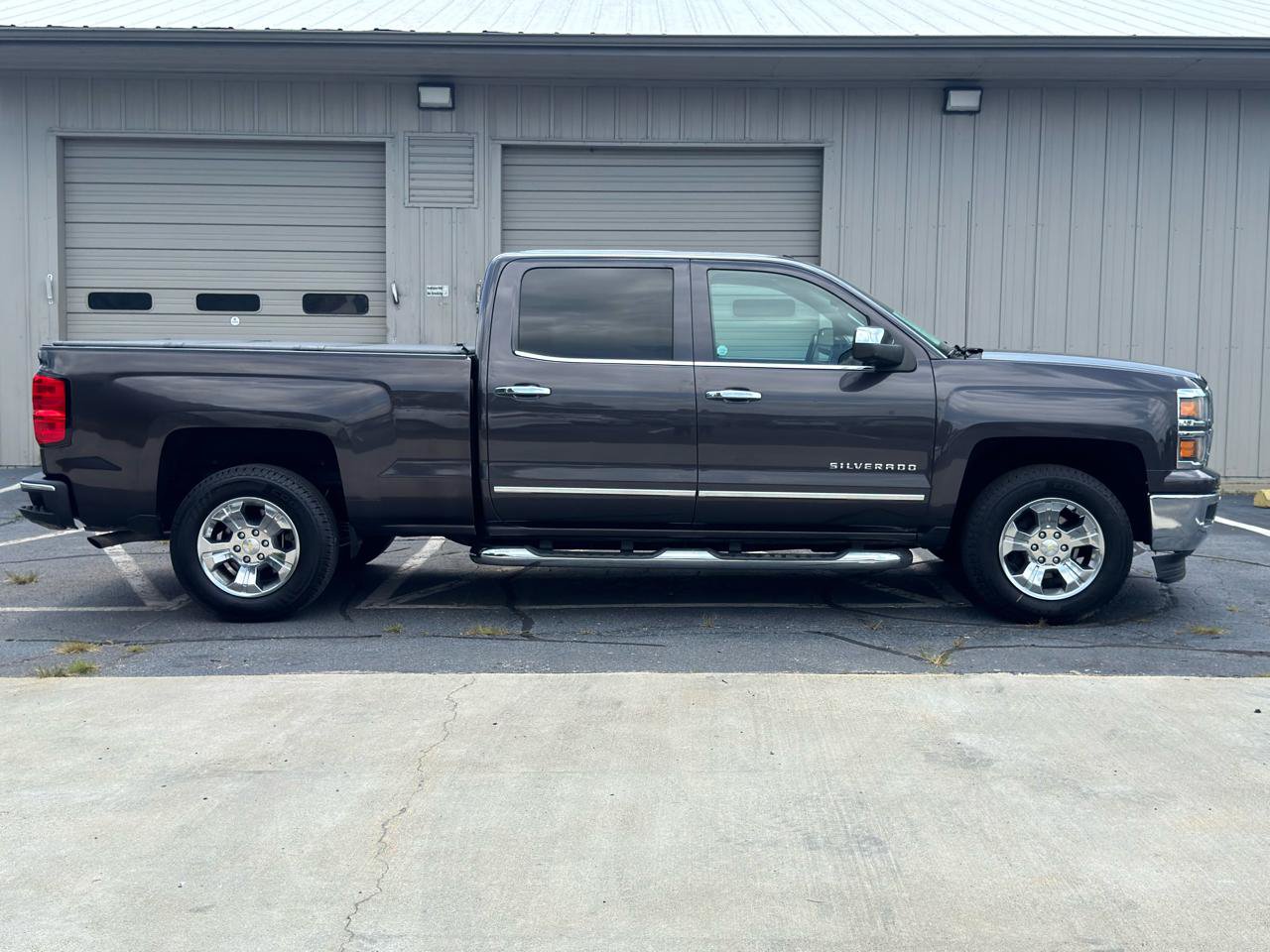 Used 2015 Chevrolet Silverado 1500 LTZ Z71 w/ LTZ Plus Package AWD/4WD image 8