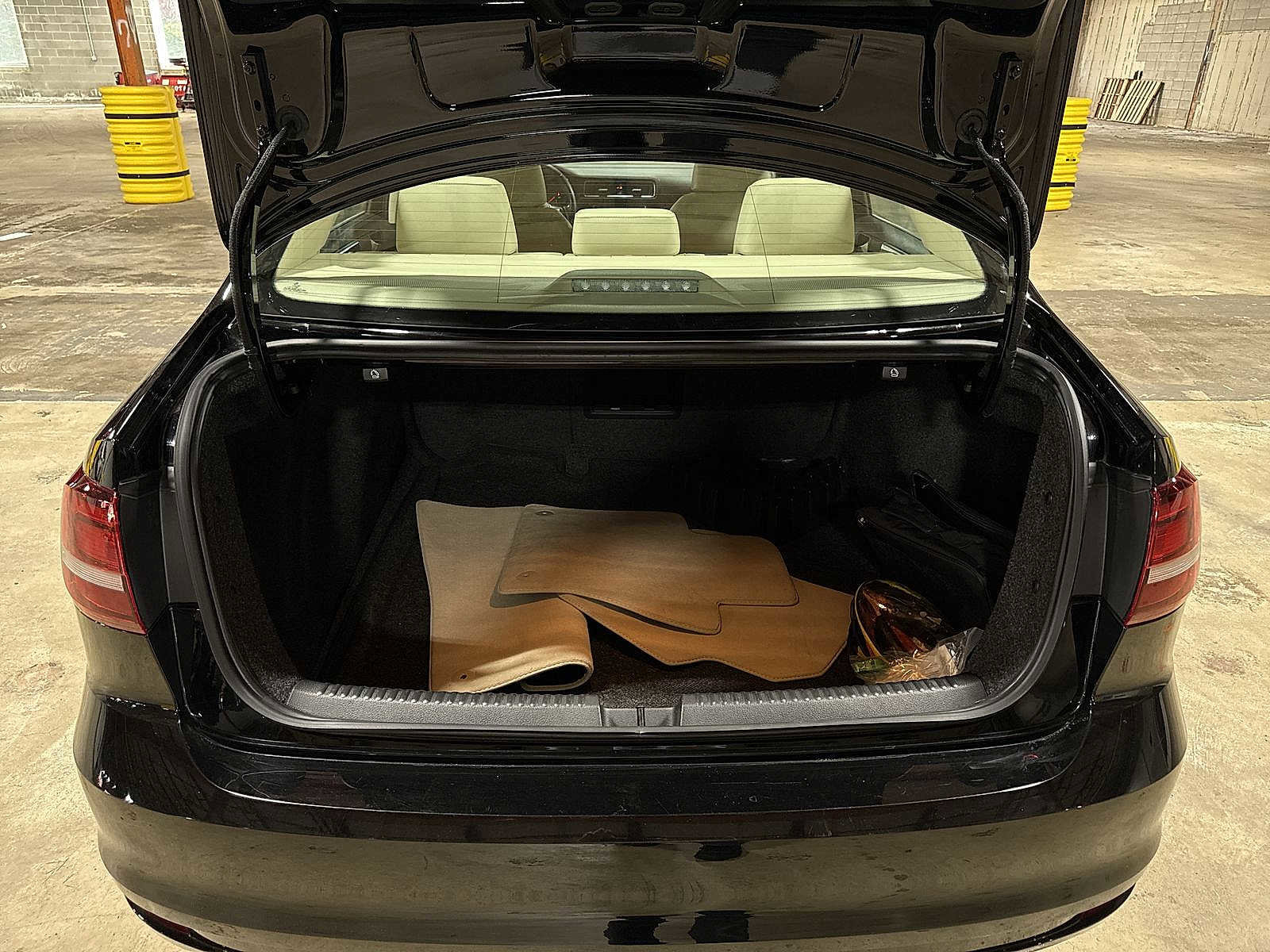 Used 2016 Volkswagen Jetta SEL w/ Lighting Package image 11