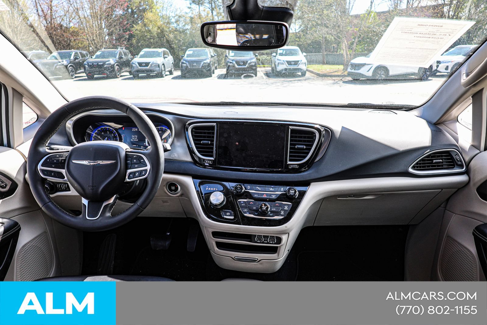 Used 2024 Chrysler Pacifica Touring-L FWD image 23