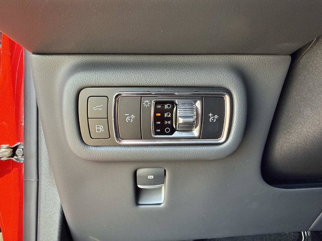 New 2026 Lincoln Nautilus Reserve w/ Jet Appearance Package AWD/4WD image 32