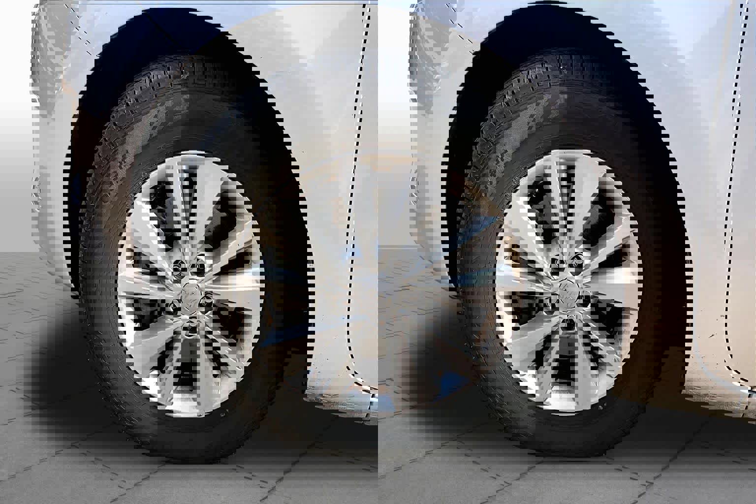 Used 2017 Kia Sedona LX w/ LX Essentials Premium Package image 10