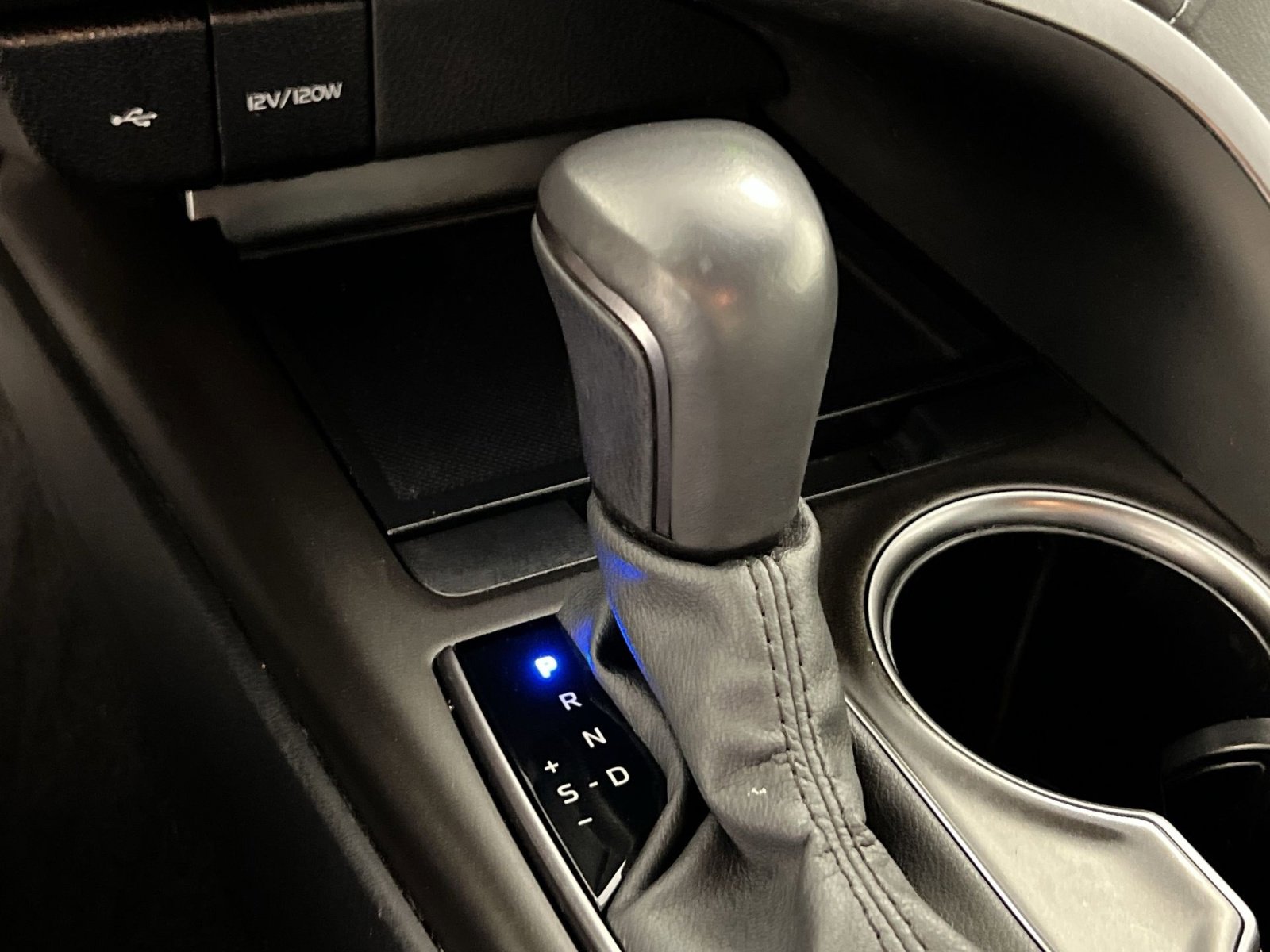 Used 2024 Toyota Camry SE image 22