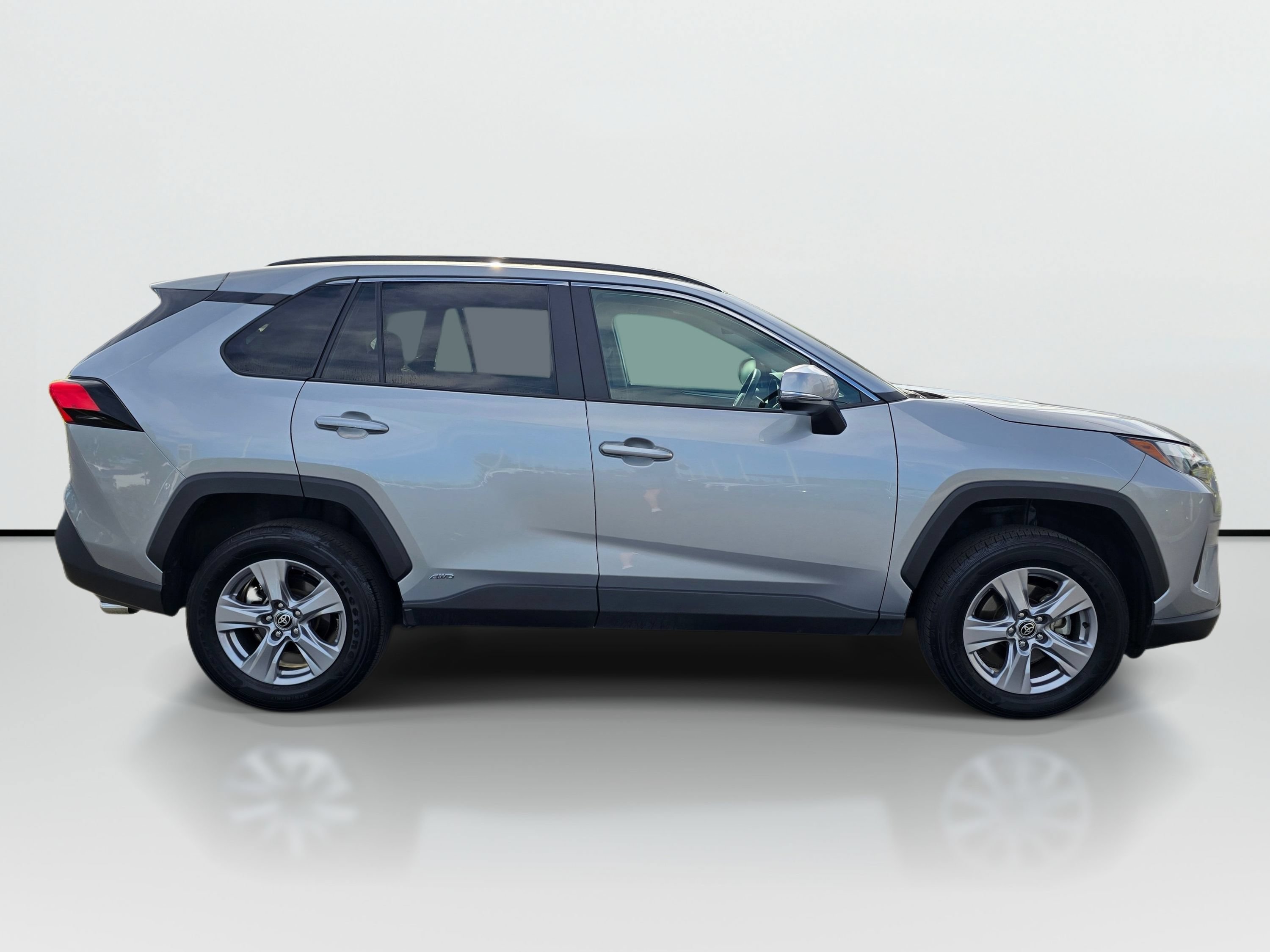 Used 2025 Toyota RAV4 XLE w/ Convenience Package AWD/4WD image 6