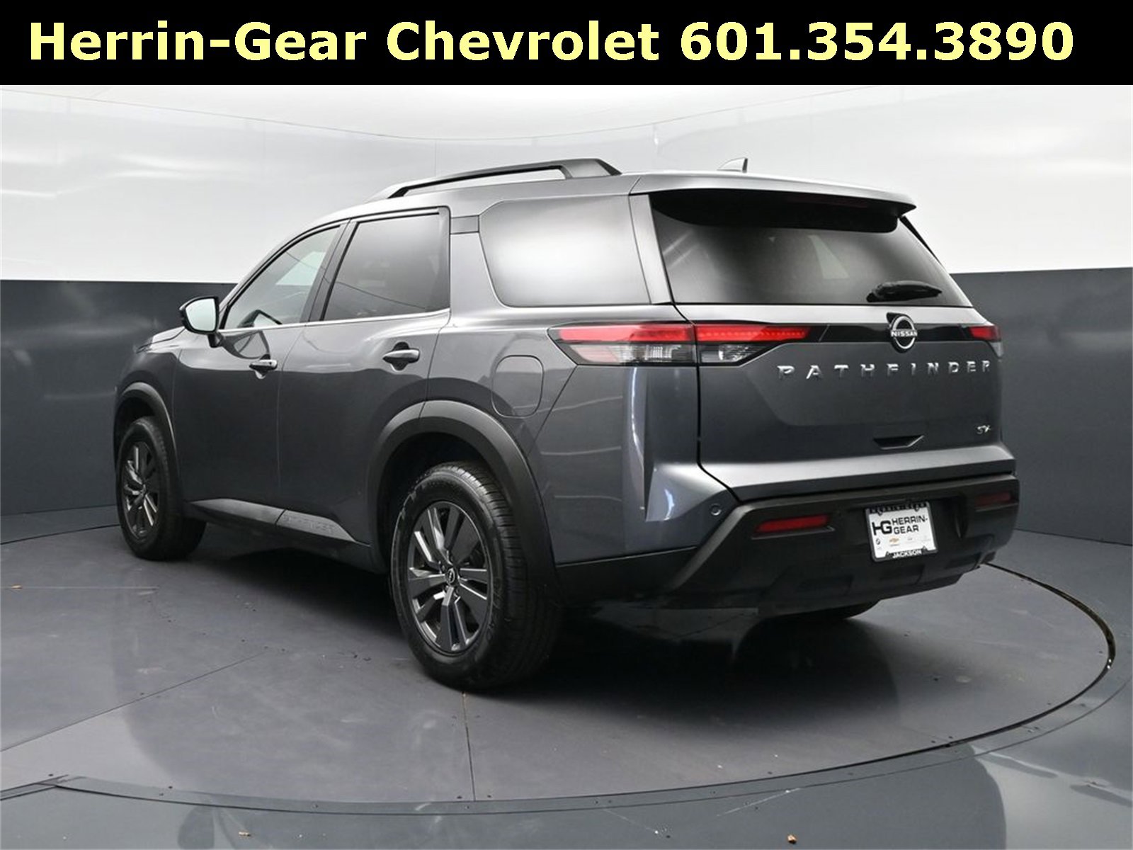 Used 2022 Nissan Pathfinder SV image 5