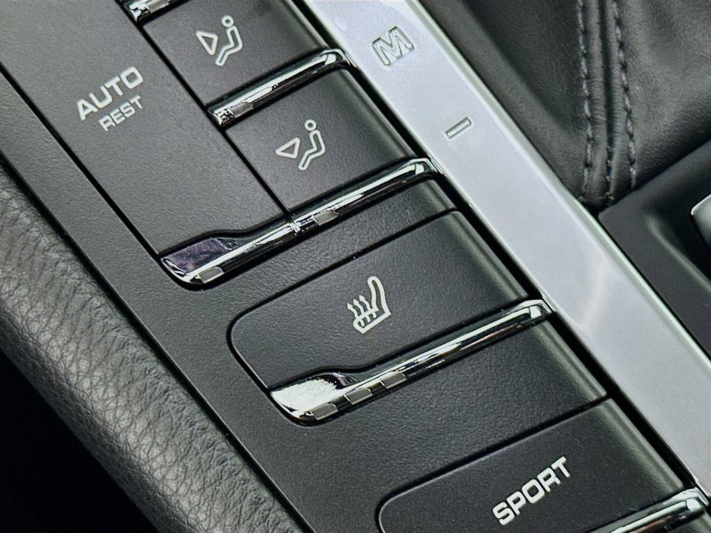 Certified 2021 Porsche Macan image 23