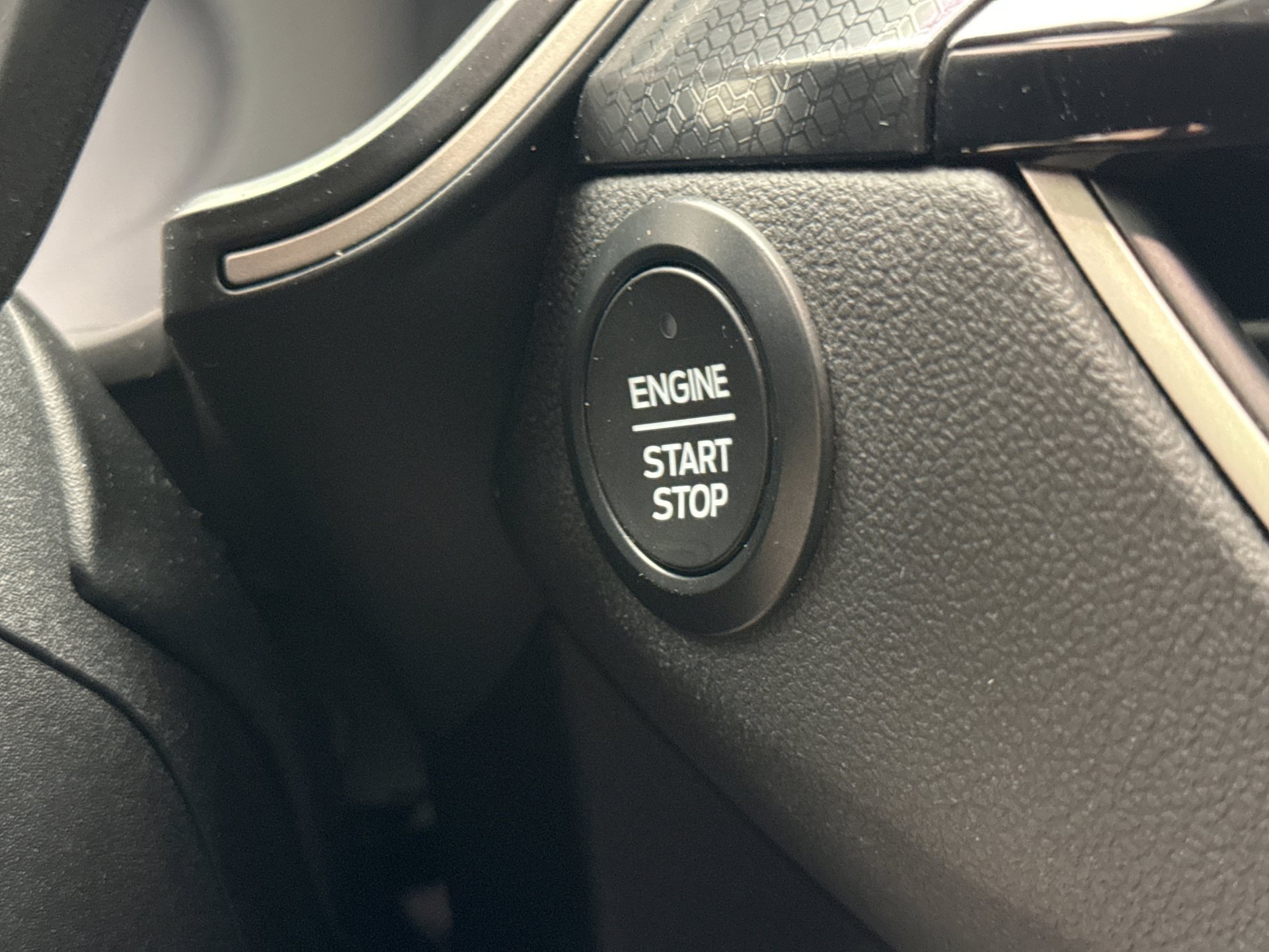 Used 2021 Ford Escape SEL w/ SEL Stealth AWD Package image 21