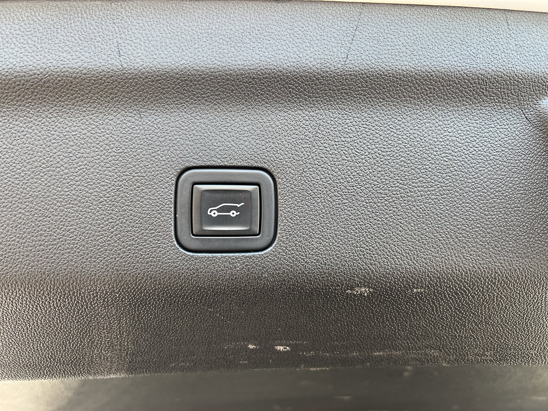 Used 2021 Chevrolet Tahoe Z71 w/ Z71 Off-Road Package AWD/4WD image 8