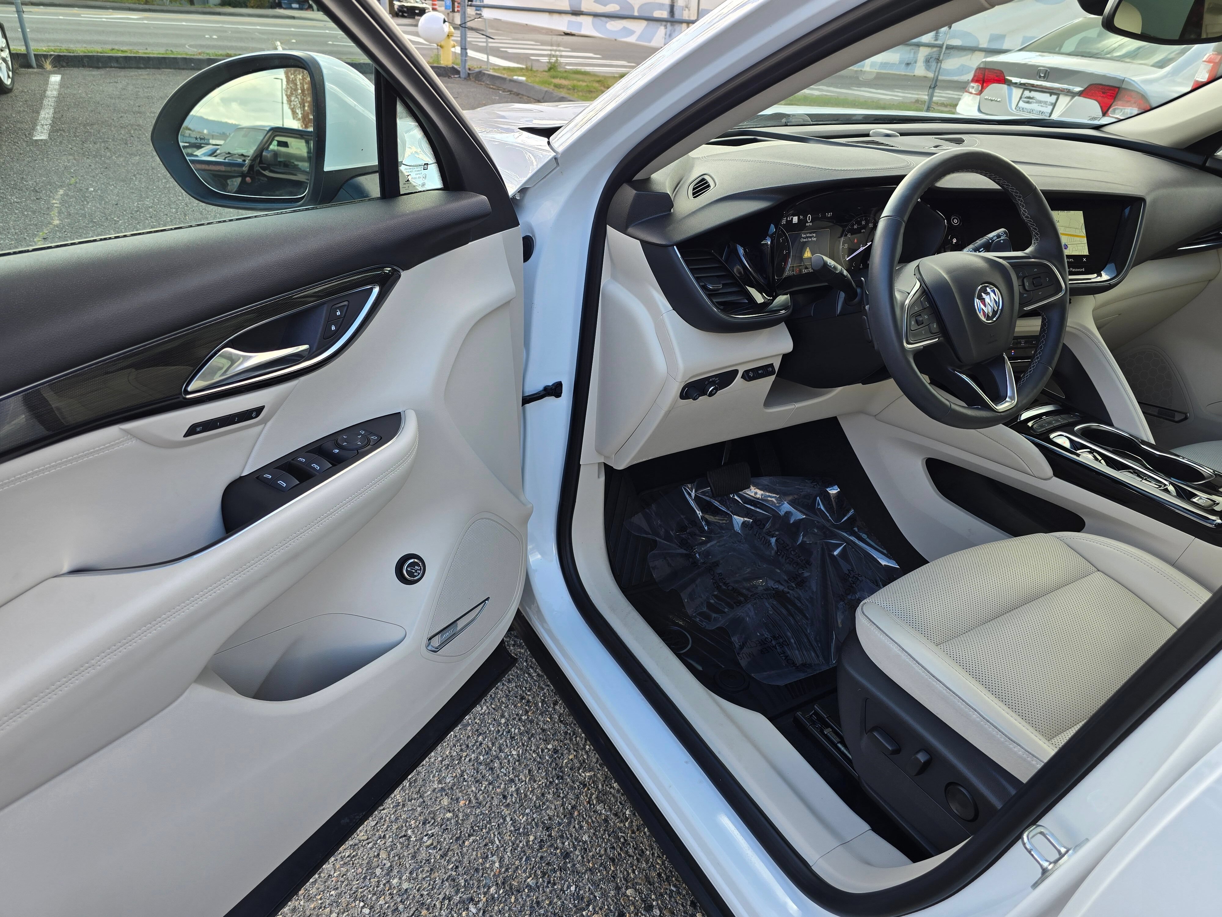 Used 2022 Buick Envision Essence w/ Technology Package I AWD/4WD image 19