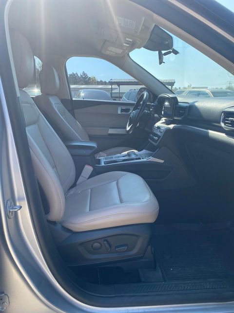 Used 2020 Ford Explorer XLT w/ Equipment Group 202A image 14