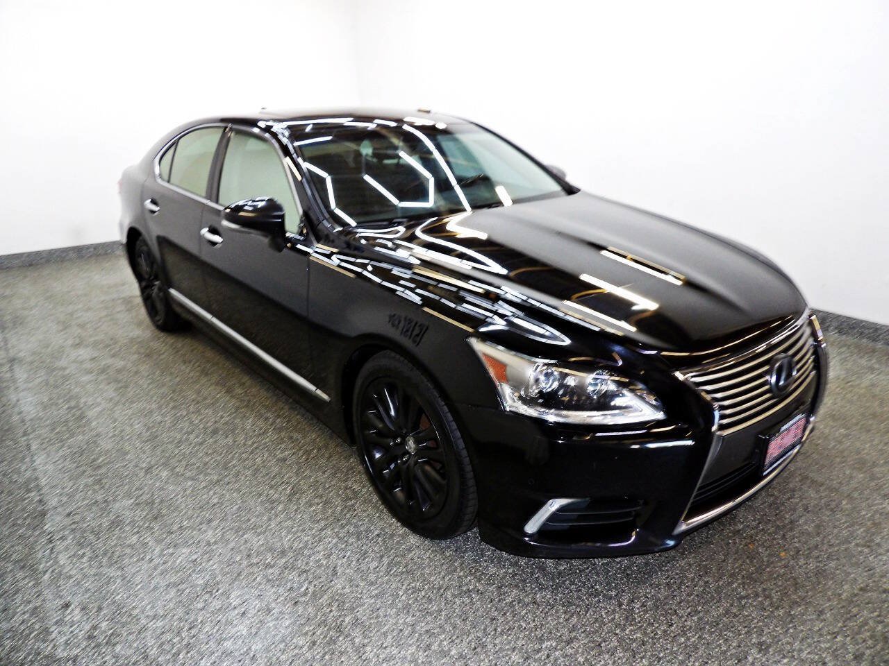 Used 2014 Lexus LS 460 AWD w/ Comfort Package image 3