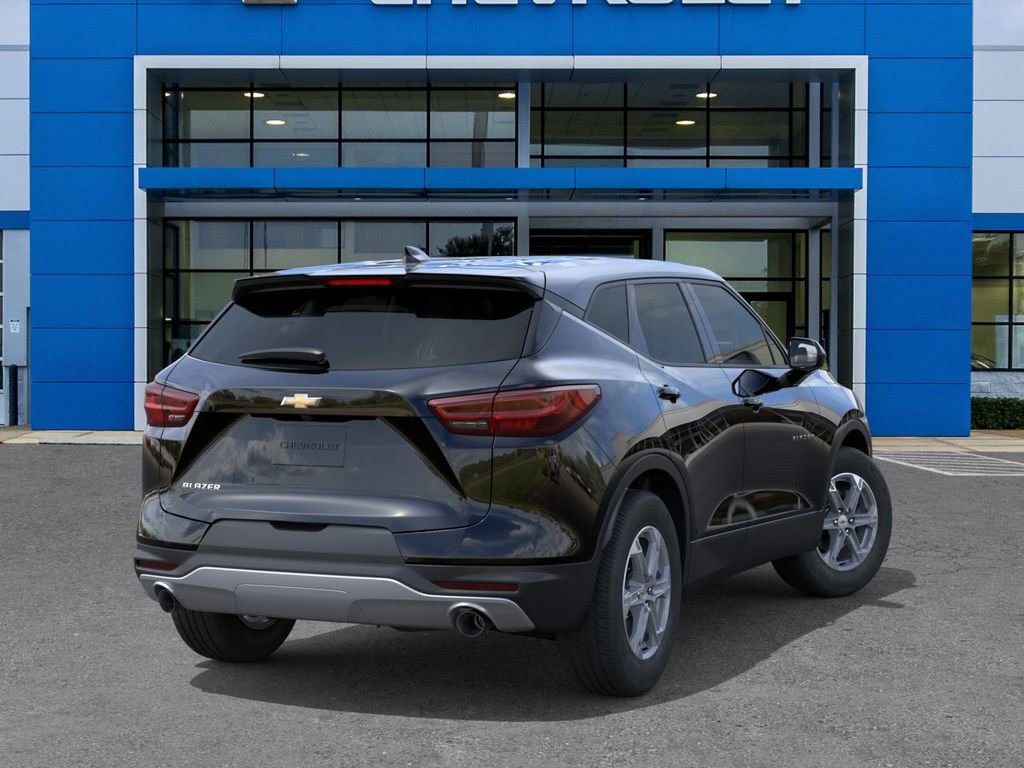 New 2026 Chevrolet Blazer LT FWD image 4