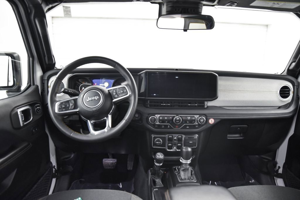 Used 2024 Jeep Wrangler Sahara image 22