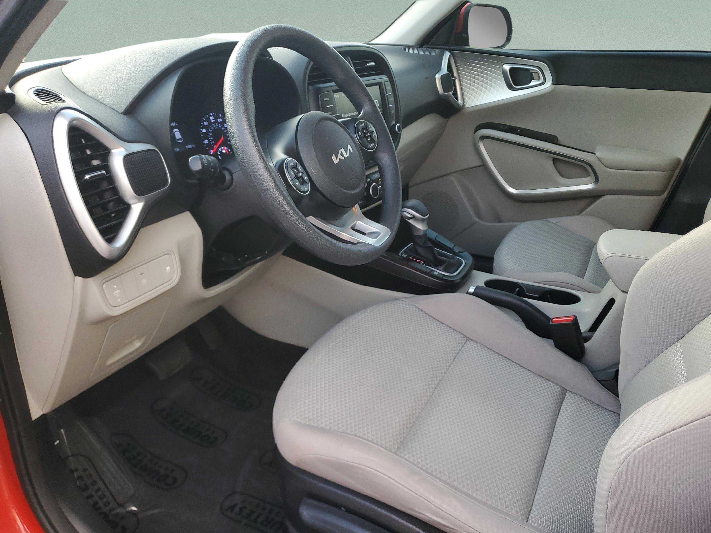 Certified 2022 Kia Soul LX image 17