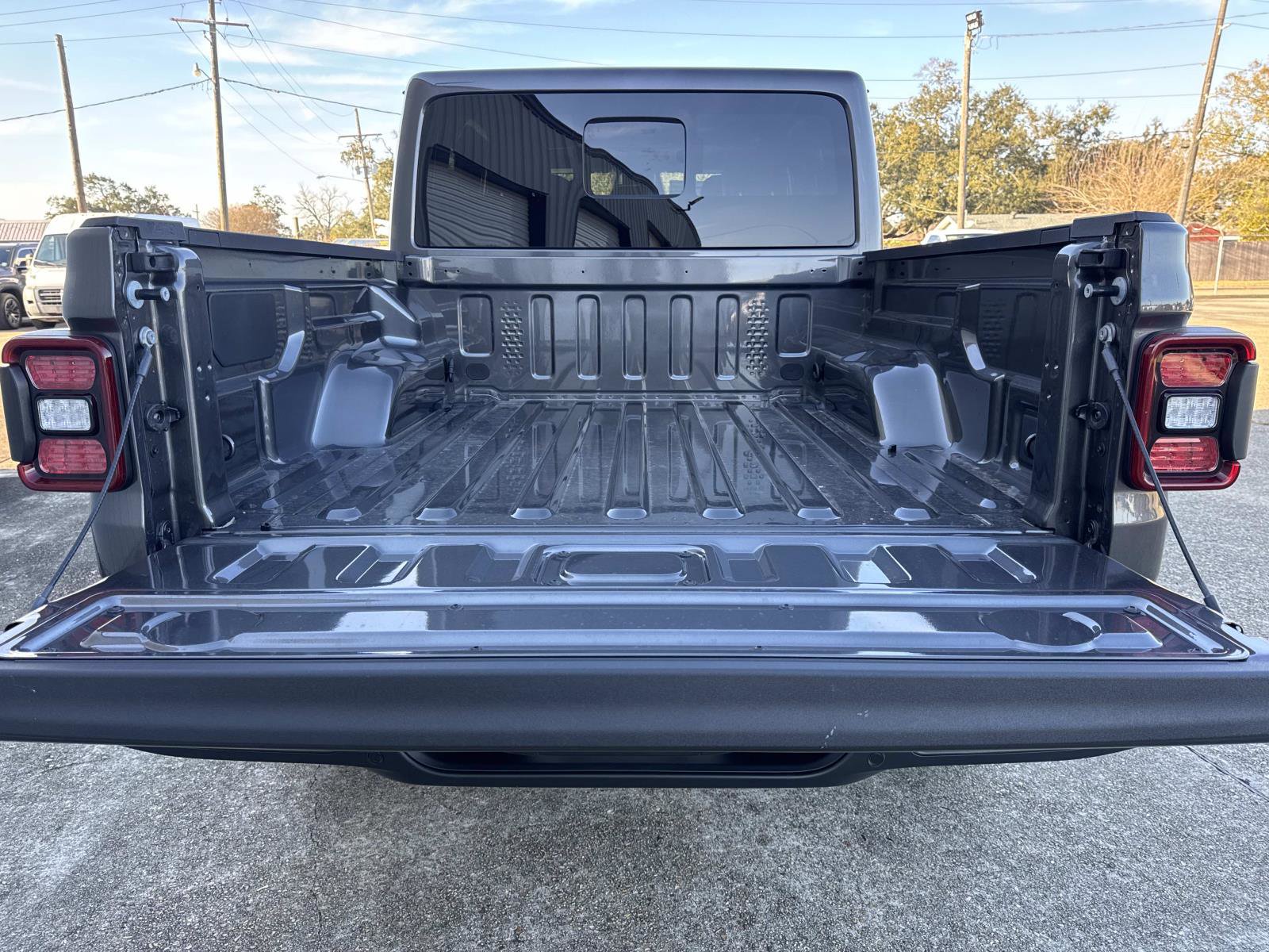New 2026 Jeep Gladiator Sport AWD/4WD image 6