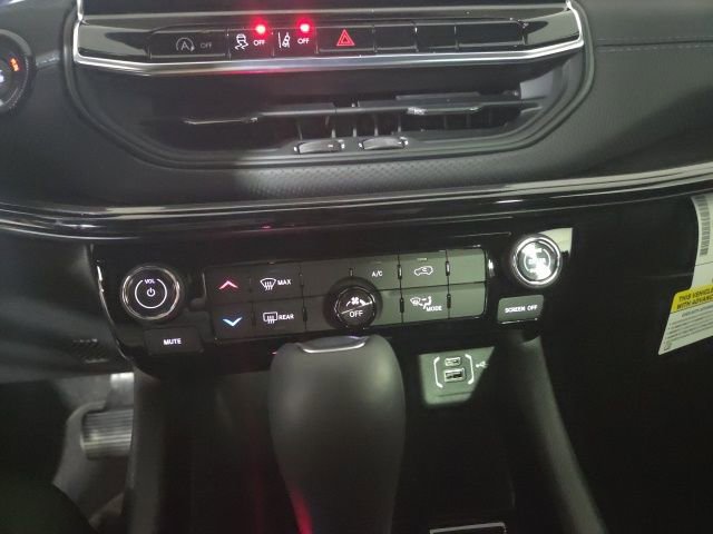 New 2026 Jeep Compass Latitude image 28