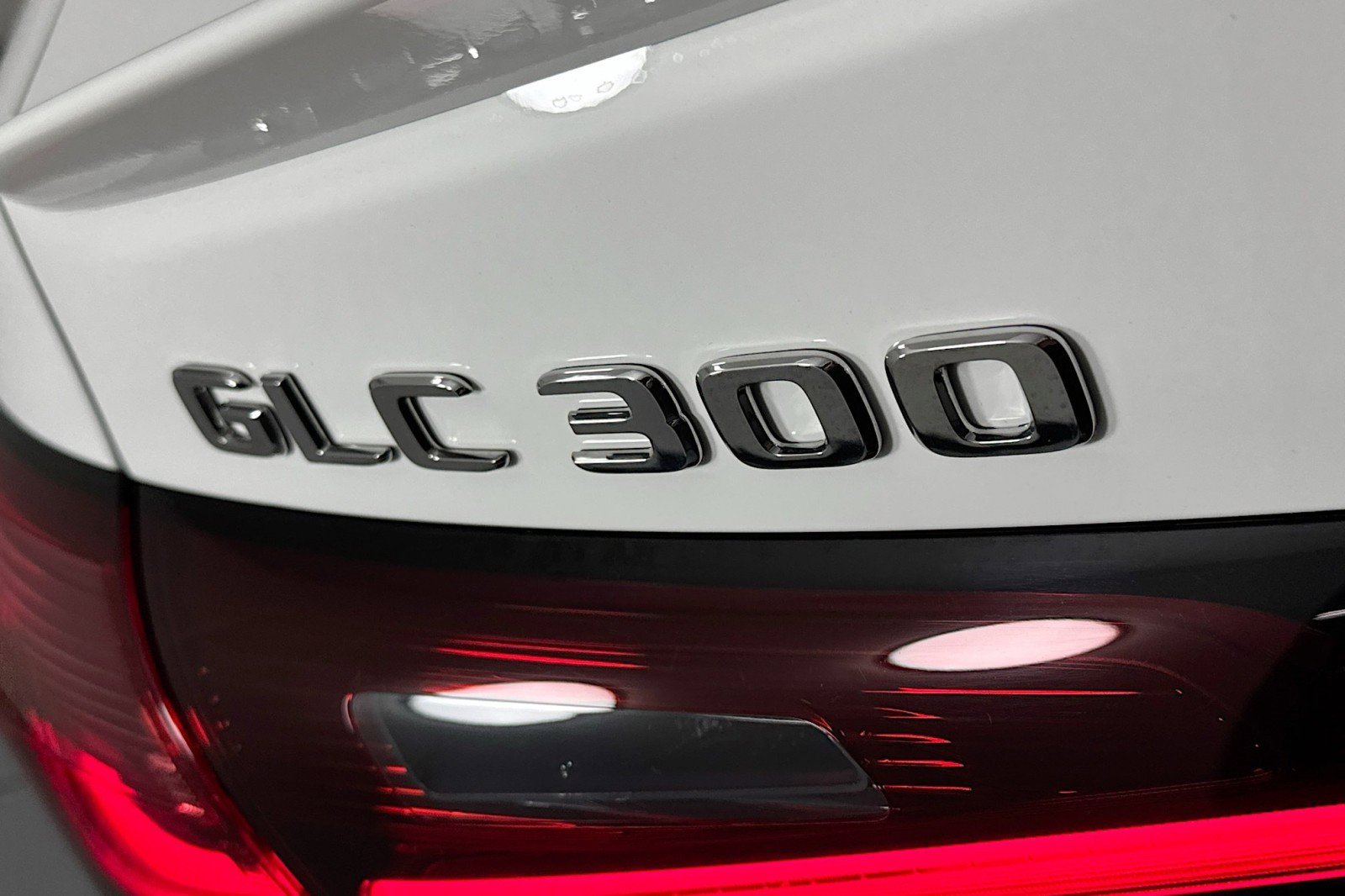 Certified 2025 Mercedes-Benz GLC 300 4MATIC image 9