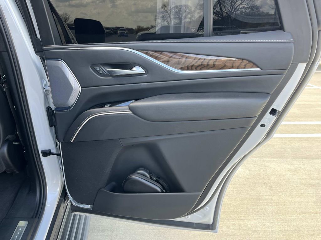 Certified 2024 Cadillac Escalade Premium Luxury Platinum AWD/4WD image 22