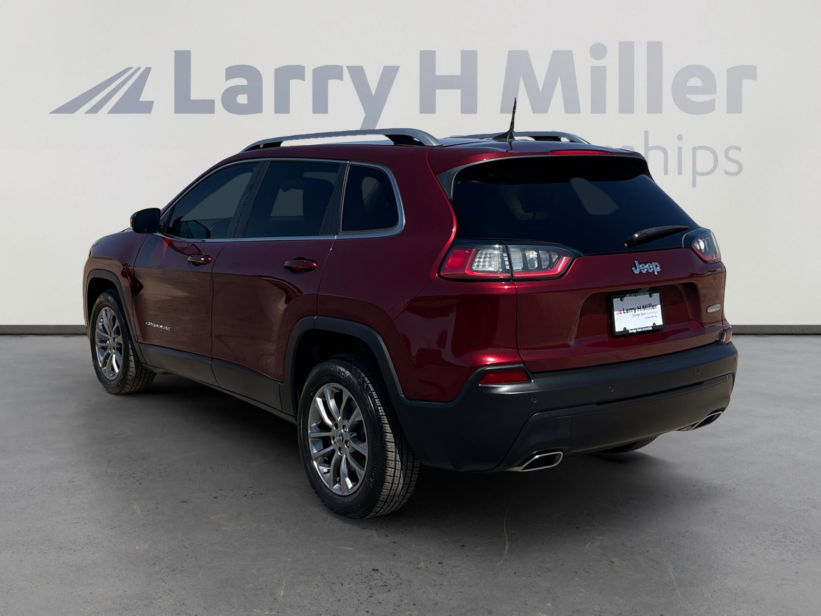 Used 2021 Jeep Cherokee Latitude Lux FWD image 4