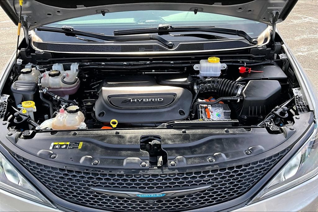 Used 2020 Chrysler Pacifica Limited w/ Advanced Safetytec Group FWD image 10