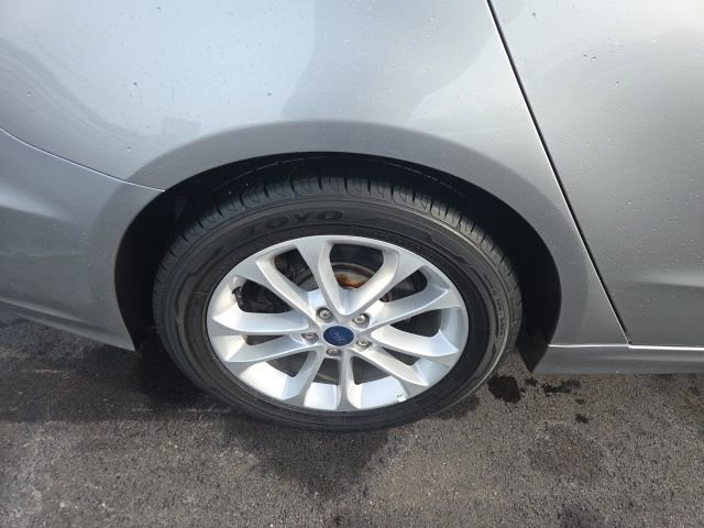 Used 2020 Ford Fusion SE image 5