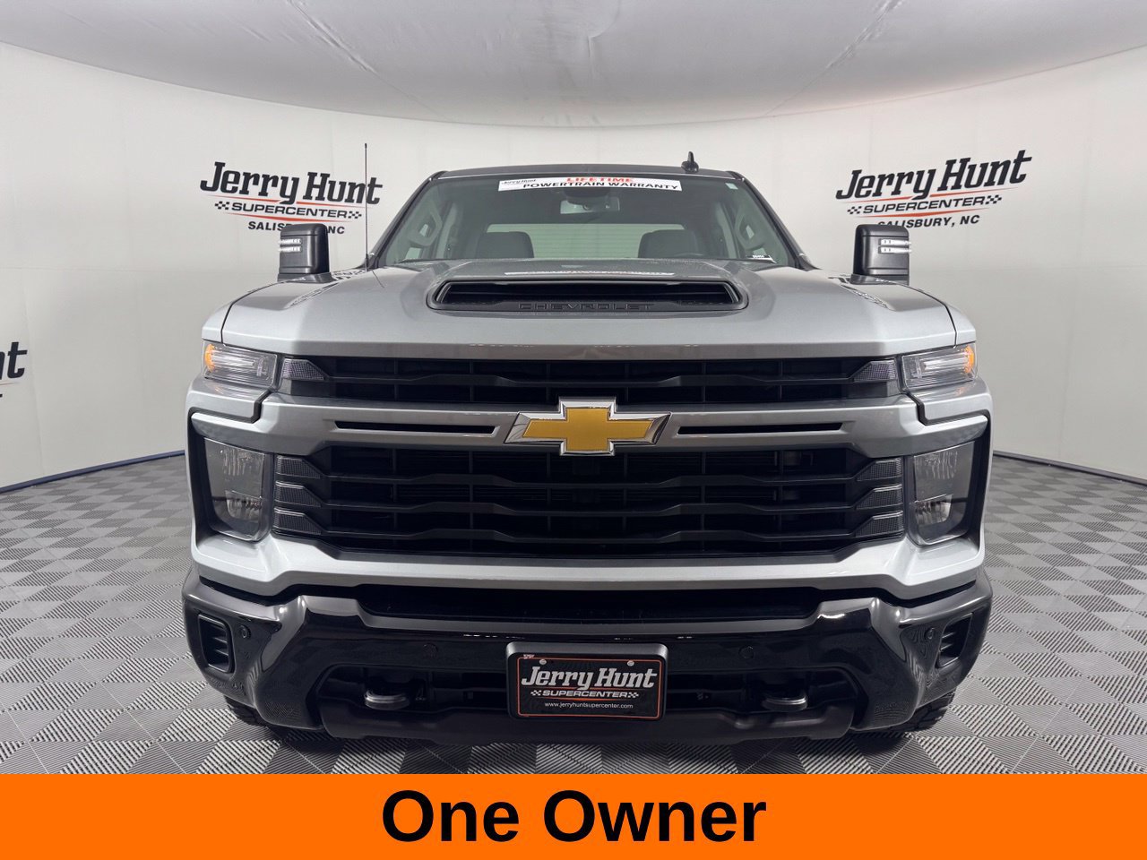 Used 2025 Chevrolet Silverado 2500 Custom w/ Custom Value Package AWD/4WD image 4