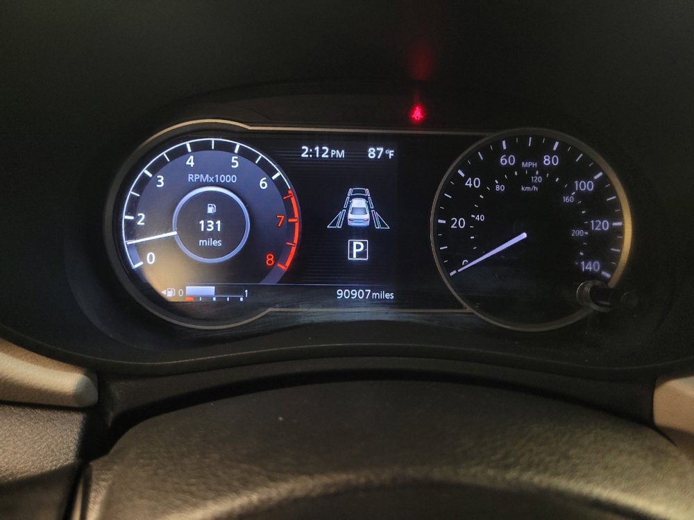 Used 2021 Nissan Versa SV FWD image 23