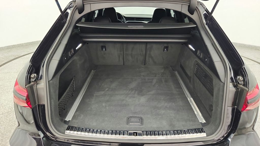 Used 2021 Audi RS 6 AWD/4WD image 29