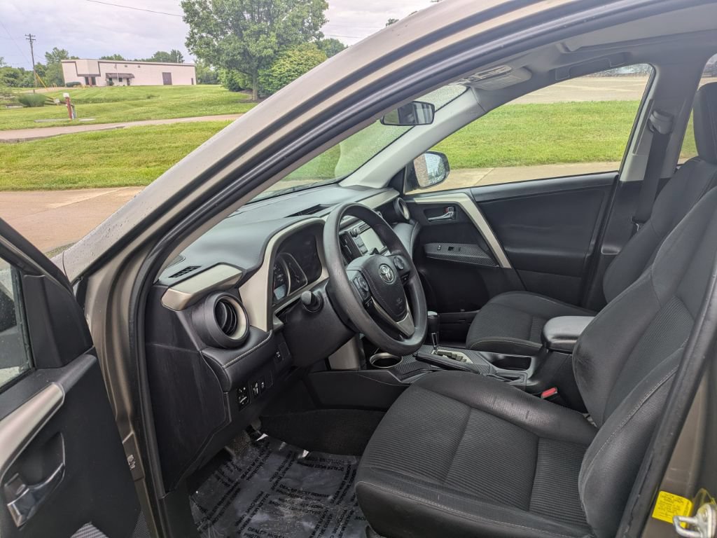 Used 2014 Toyota RAV4 XLE AWD/4WD image 9