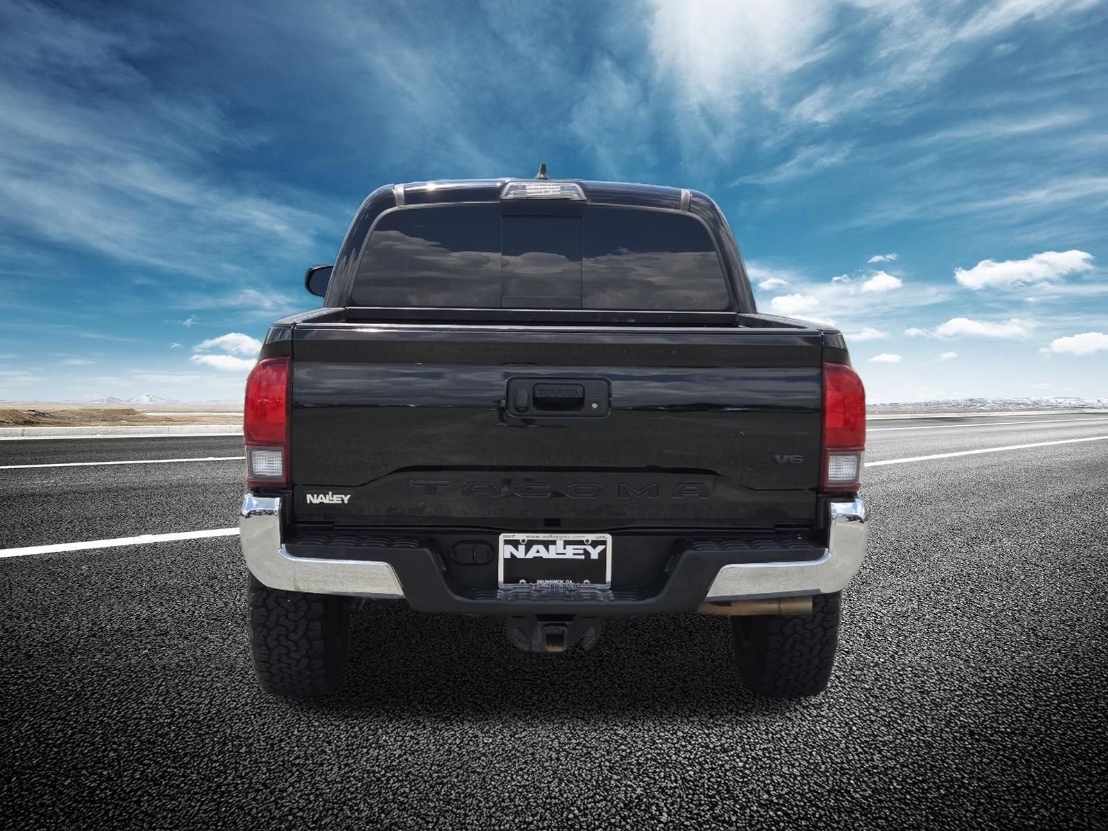 Used 2019 Toyota Tacoma SR5 RWD image 13
