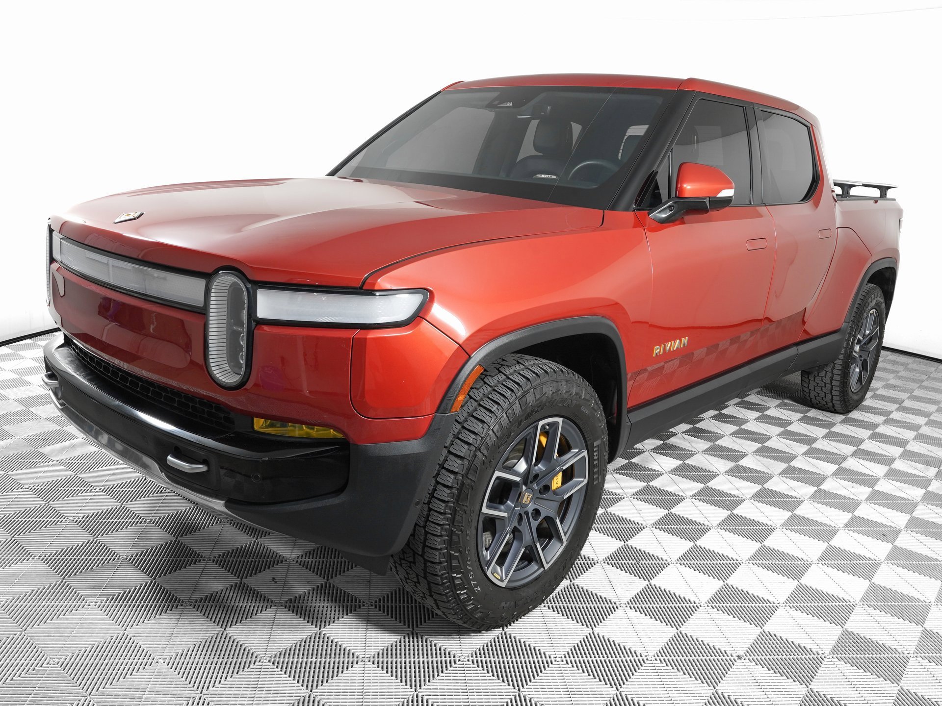 Used 2022 Rivian R1T Adventure image 9