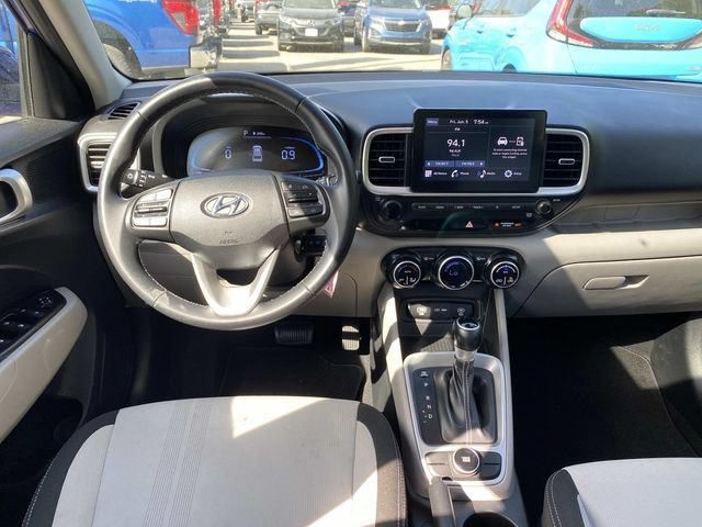 Used 2023 Hyundai Venue SEL w/ Cargo Package FWD image 8