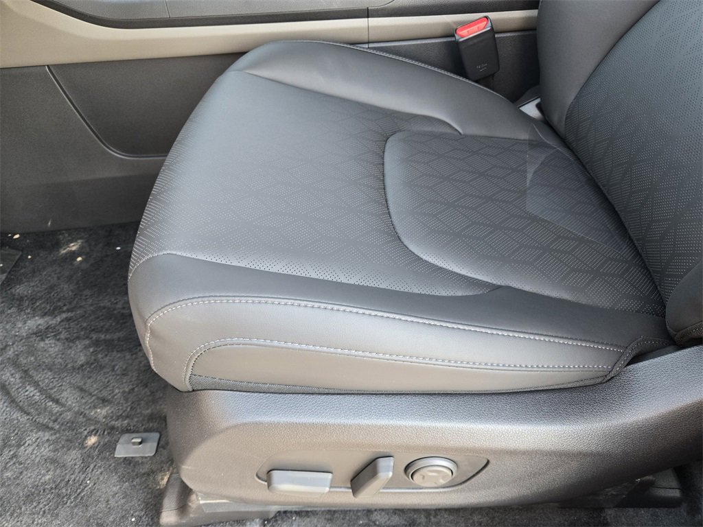 New 2026 Kia Carnival LXS image 17