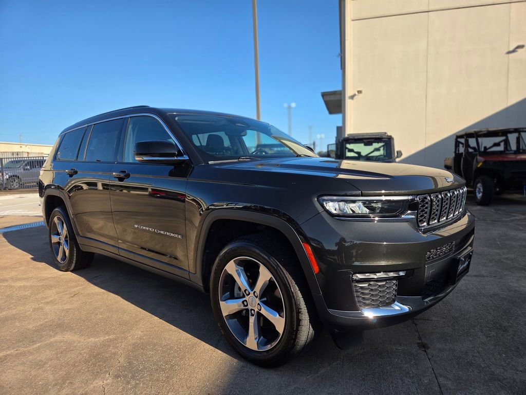 Used 2022 Jeep Grand Cherokee L Limited AWD/4WD image 3