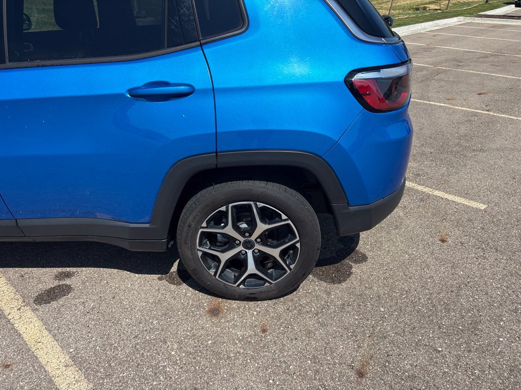 Used 2025 Jeep Compass Limited AWD/4WD image 30