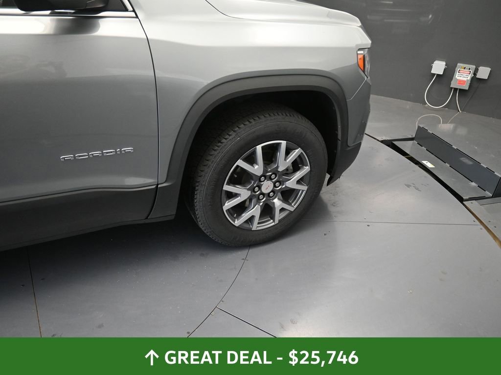 Used 2023 GMC Acadia SLT image 25