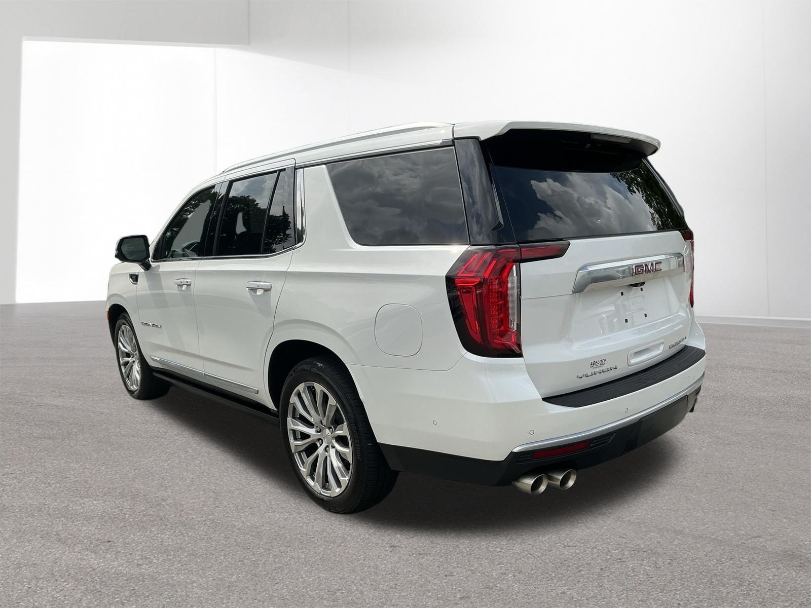 Used 2023 GMC Yukon Denali w/ Denali Reserve Package AWD/4WD image 9