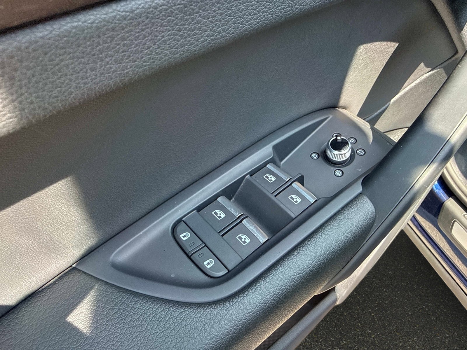 Used 2025 Audi Q5 2.0T Premium w/ Convenience Plus Package image 18